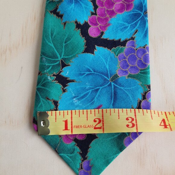 Grape design tie - Picture 4 of 4